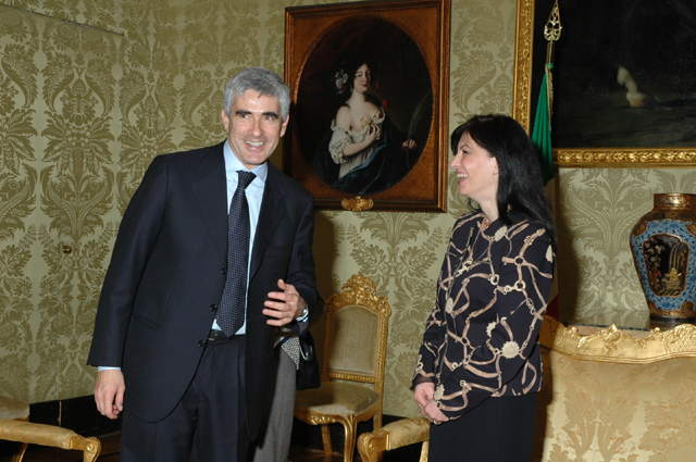 29/11/2005 - Il Presidente Pier Ferdinando Casini incontra il Presidente del Parlamento albanese, Jozefina Topalli.